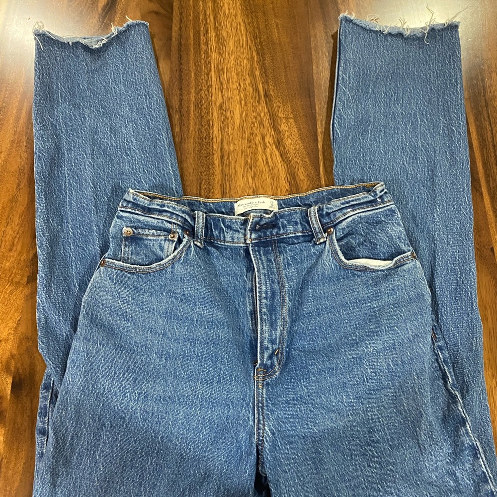 Abercrombie 90s straight ultra high rise size 29 x long jeans